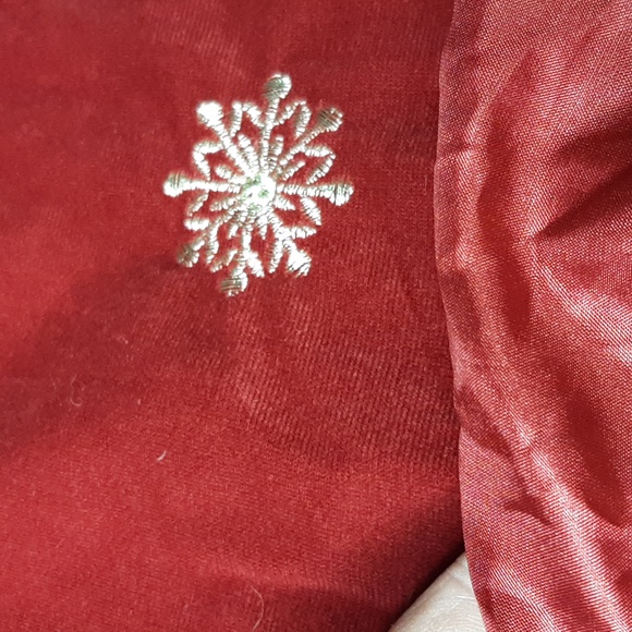 Arctic Holiday Tree Skirt with Gold Snowflake Embroidery - Picture 8 of 9
